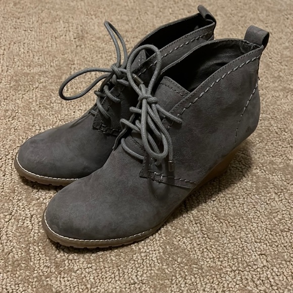 SO Shoes - Gray Booties with Tie